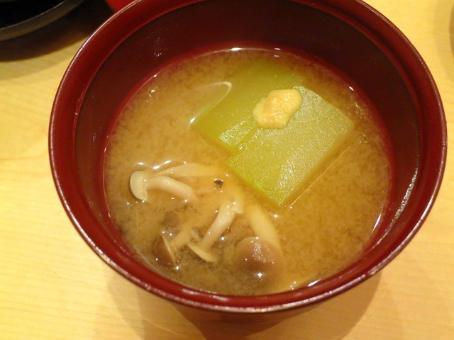冬瓜とシメジの味噌汁_edit