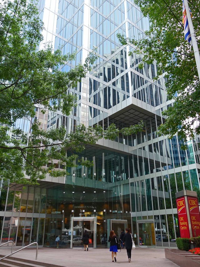 W Pender St と Burrard St の交差点 2_edit