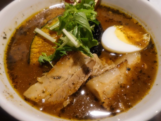 ラベンダーポークの炙り角煮カレー 3_edit