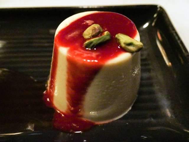 Vanilla Pannacotta with Raspberry and Pistachio 2_edit