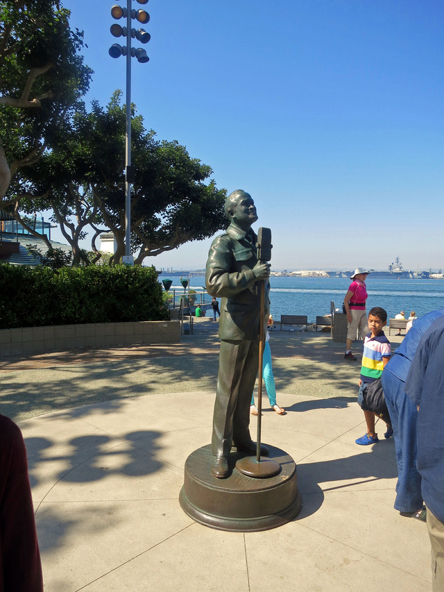 Bob Hope and the Military 3_edit