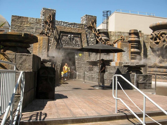 Universal's House of Horrors 1_edit