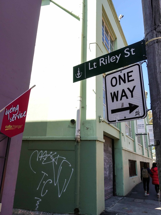 Devonshire St と Little Riley St の交差点_edit