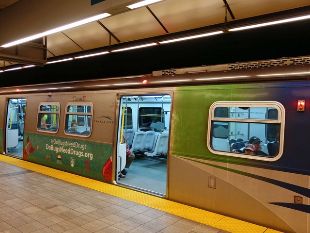 Vancouver City Centre 駅 20_edit