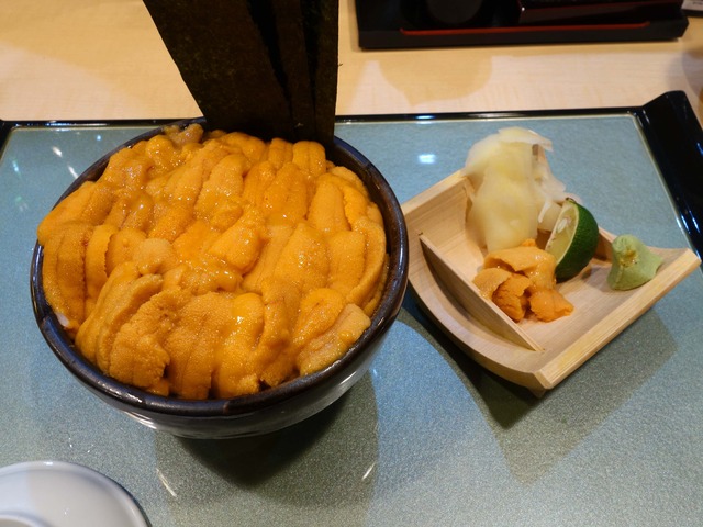 元祖こぼれウニ丼(北方四島産エゾバフンウニ) 1_edit