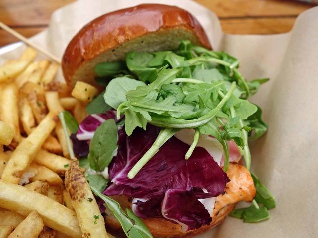 Grilled Salmon Burger 4_edit