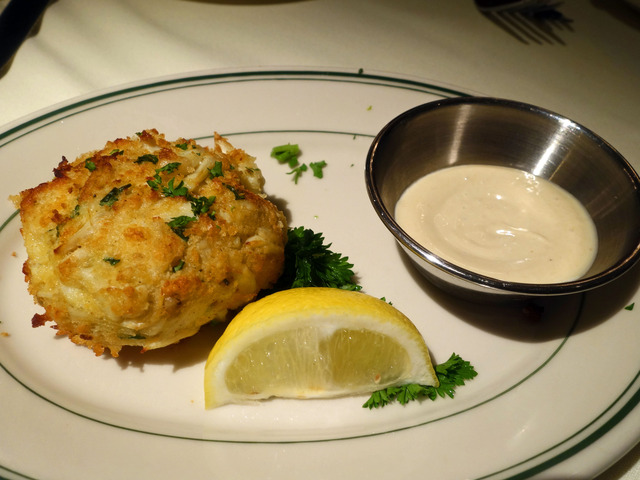 Colossal Lump Crab Cake 2_edit