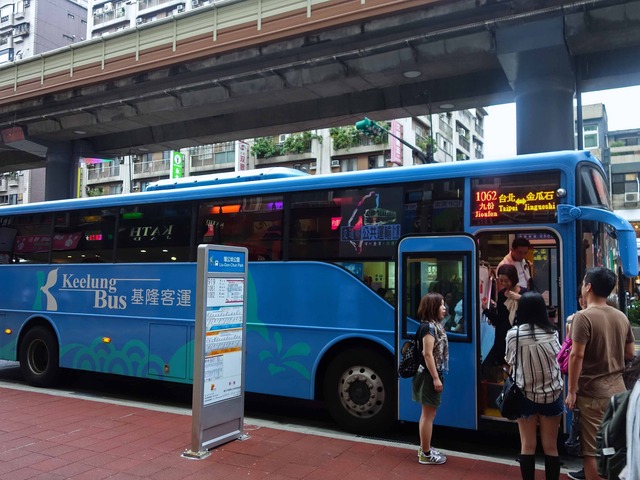 九份行きバス乗り場(忠孝復興) 2_edit