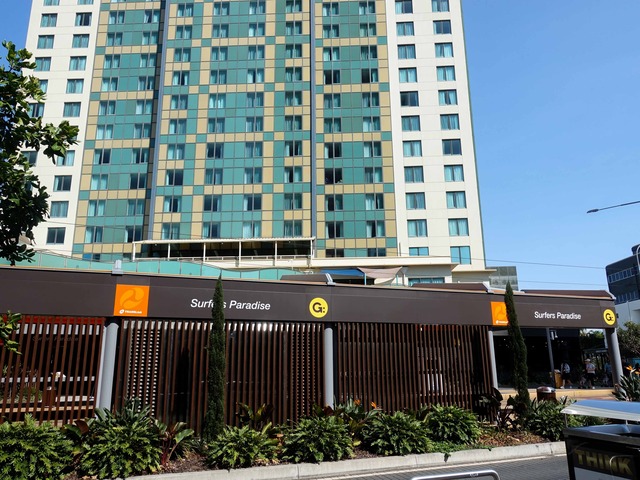 Surfers Paradise 駅 3_edit