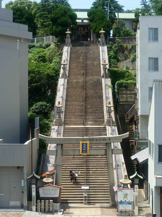 鳥居と石段_edit