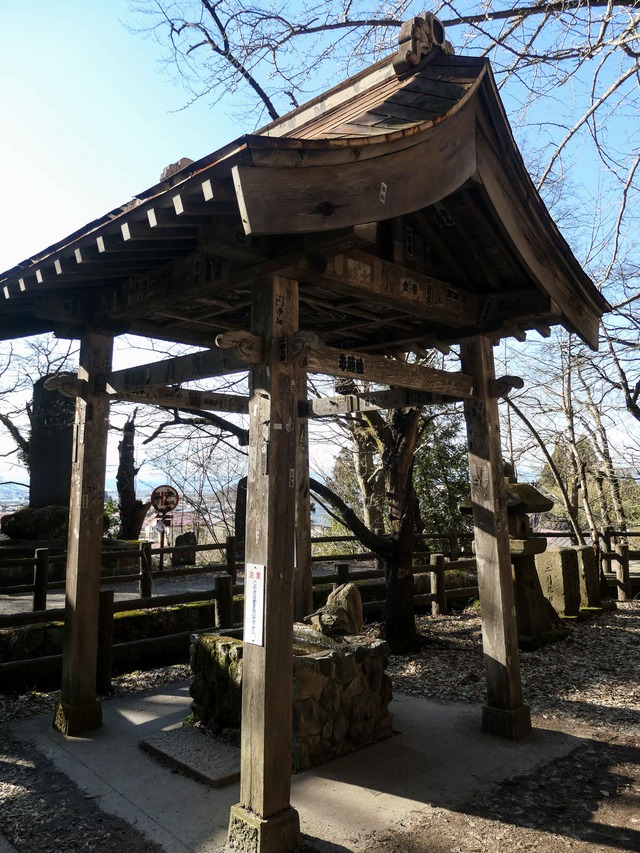 厳島神社手水舎_edit