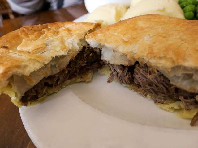 Beef Guinness, peas and mashed potato 4_edit