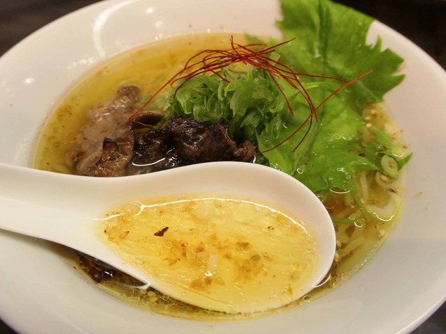 XO醤薫イベリコ豚の醤油ラーメン 3_edit