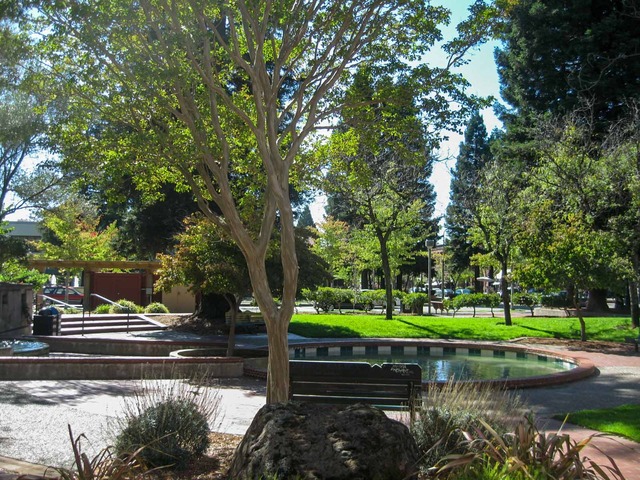 Old Courthouse Square 3_edit