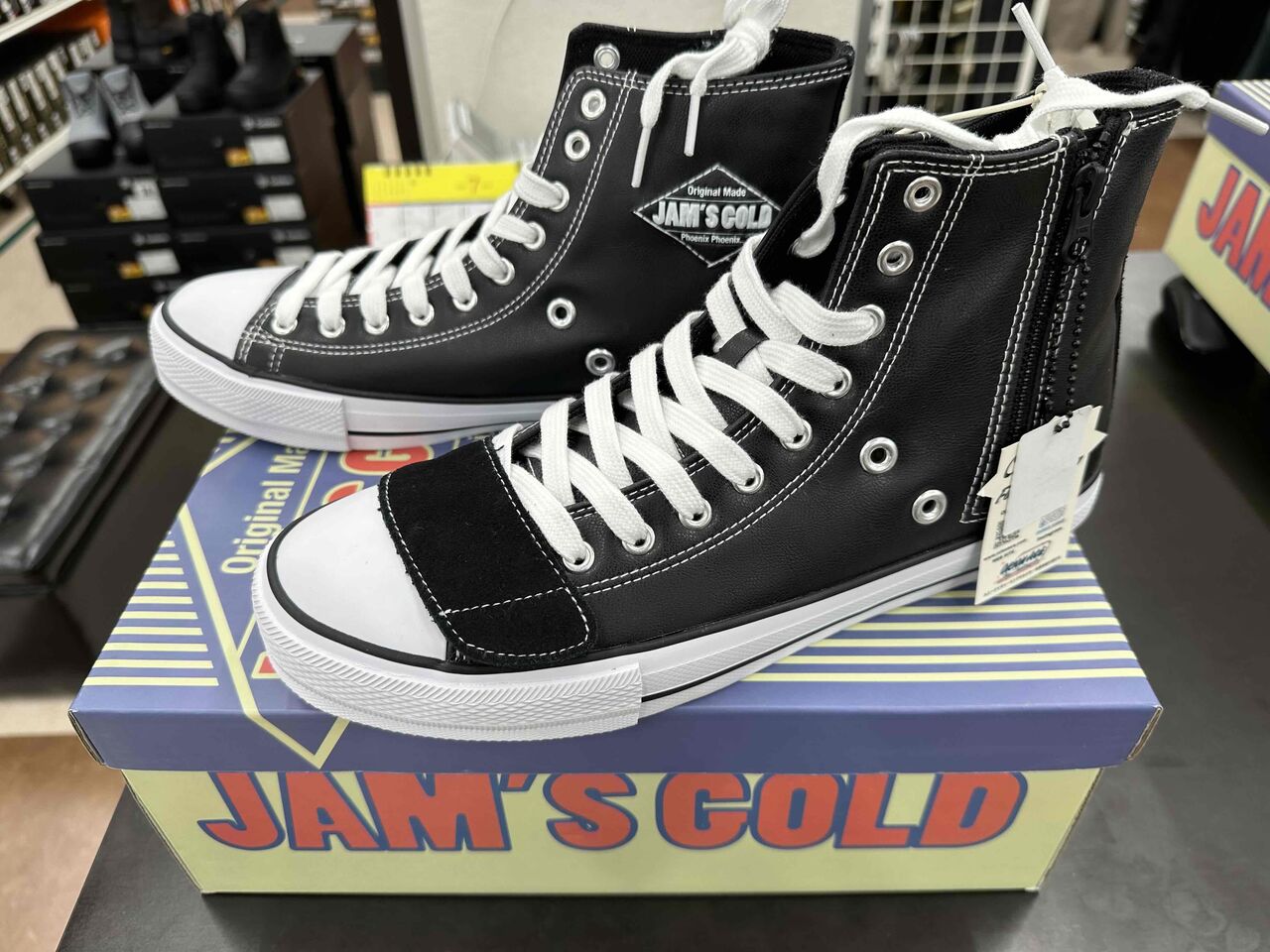 茨木2りんかん】ジャムズゴールドのライディングスニーカー入荷しま