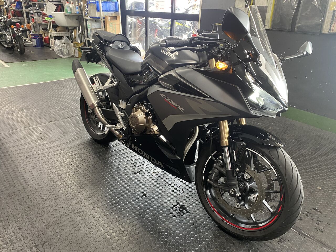 四日市2りんかん】CBR400Rのマフラー交換させていただきました 