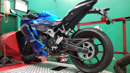 ZX4R PCR 018