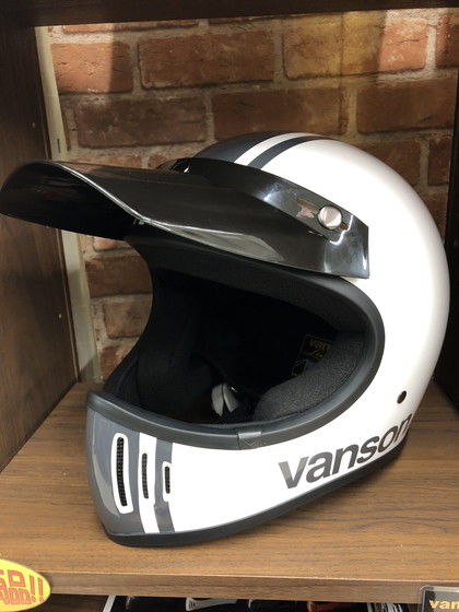 2りんかんブログ:新作VANSONヘルメット入荷しました！ - livedoor Blog（ブログ）