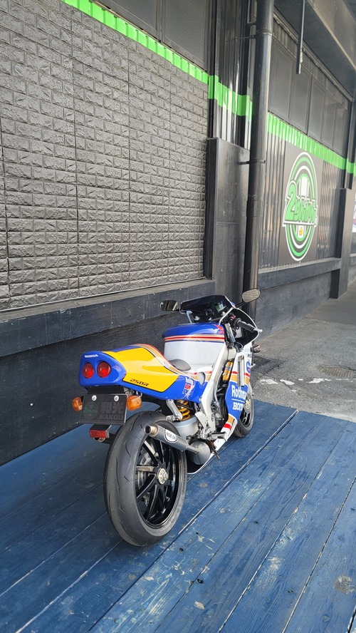 NSR250R Rothmans 097