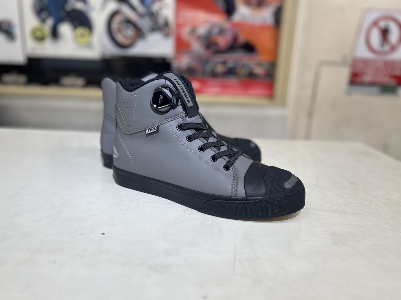 【箱付き】ホンダｘタイチ　バイクシューズ　BOA搭載　27ｃｍ 箱付き】ホンダxタイチ バイクシューズ BOA搭載 27cm