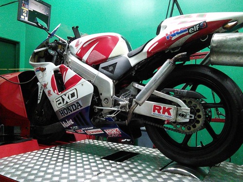 NSR250R labyrinth2 050