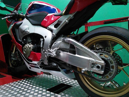 CBR1000RR SC77 05