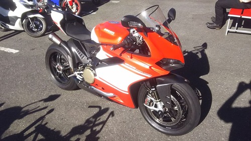 2017 1299 SUPER LEGGERA001