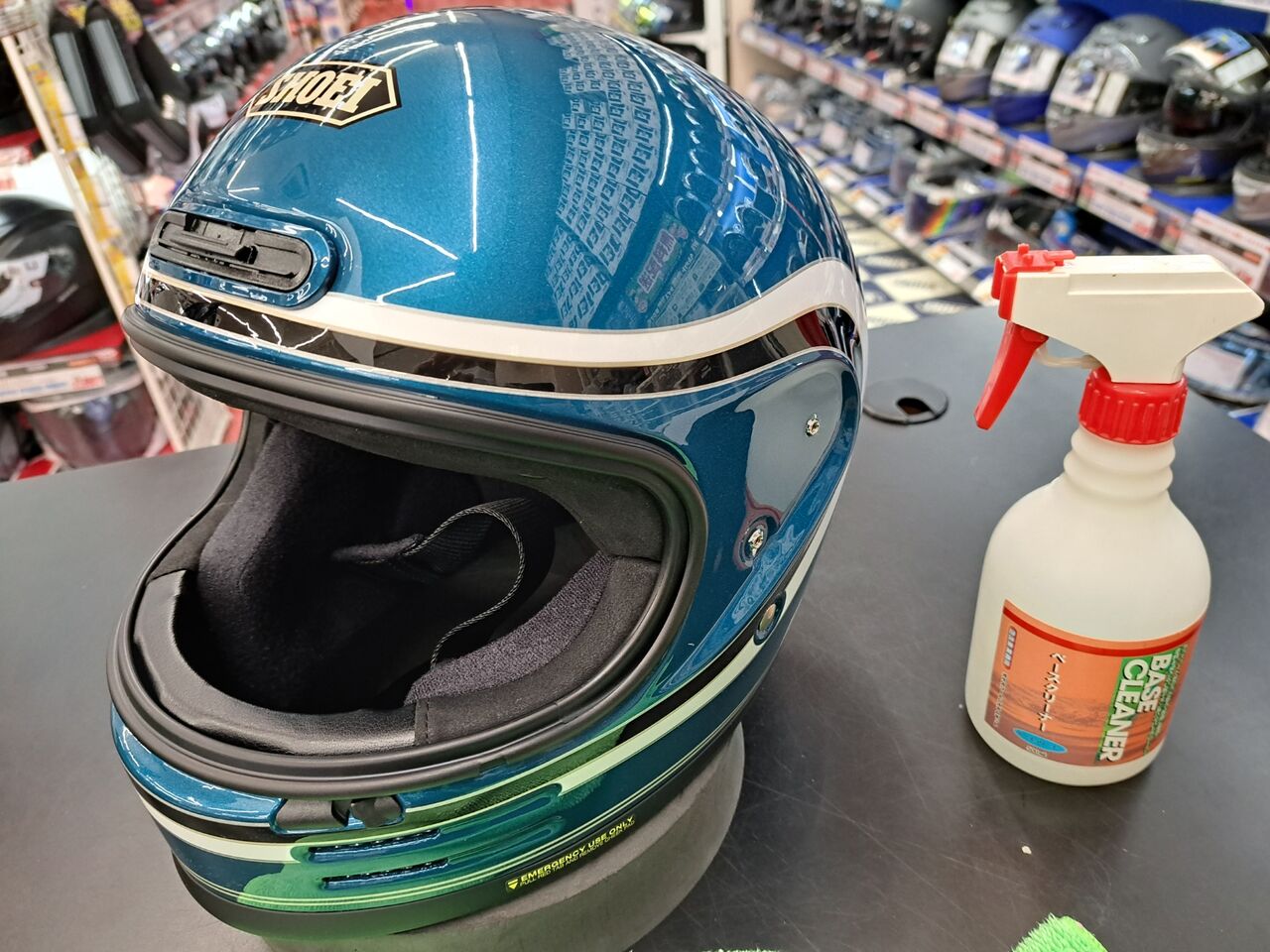 あのヘルメット入荷しました。早速コーティングです。 : 2りんかんブログ