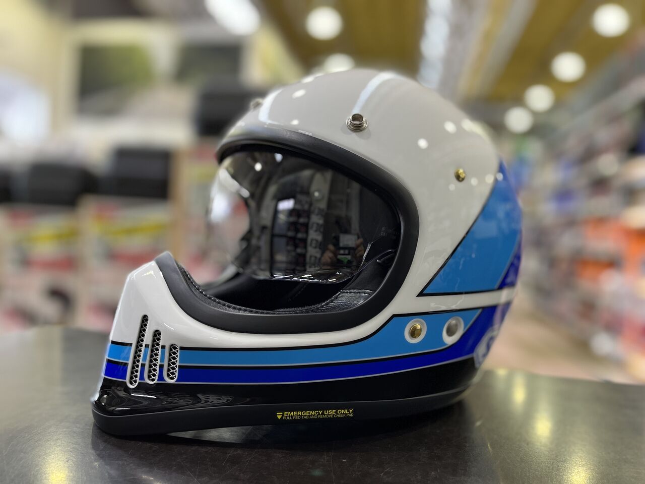 新作ヘルメット入荷！！！ : 2りんかんブログ