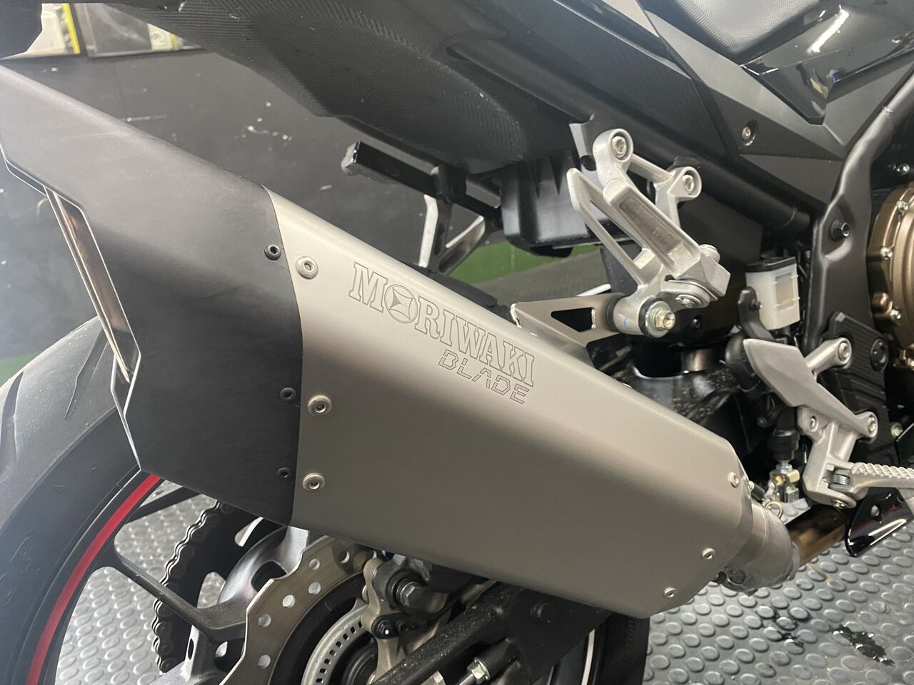 四日市2りんかん】CBR400Rのマフラー交換させていただきました 
