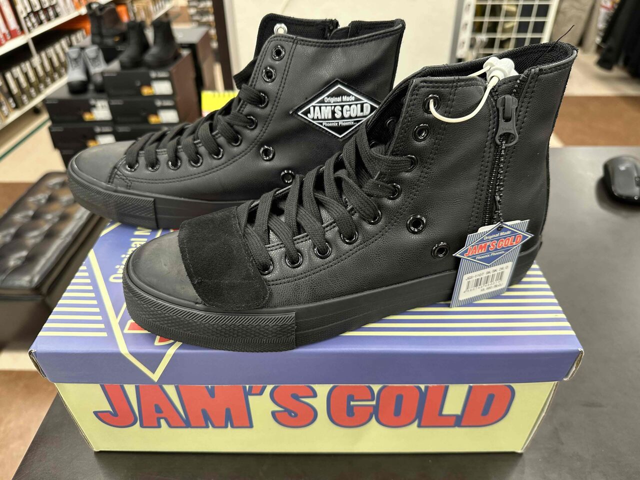 茨木2りんかん】ジャムズゴールドのライディングスニーカー入荷しま