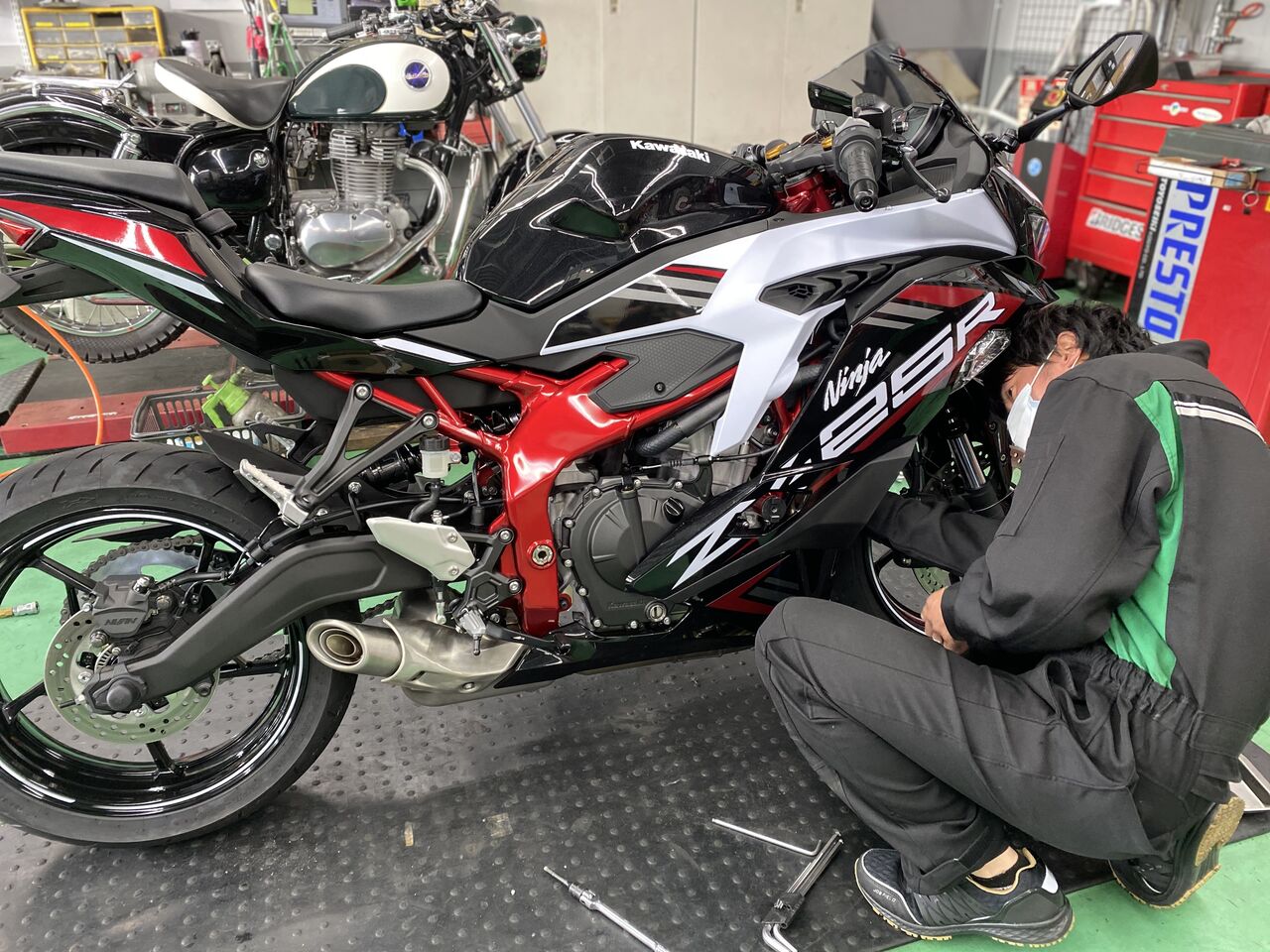 ☆【ZX-25R】マフラー交換のご依頼♪☆ : 2りんかんブログ ☆【ZX-25R】マフラー交換のご依頼♪☆ : 2りんかんブログ