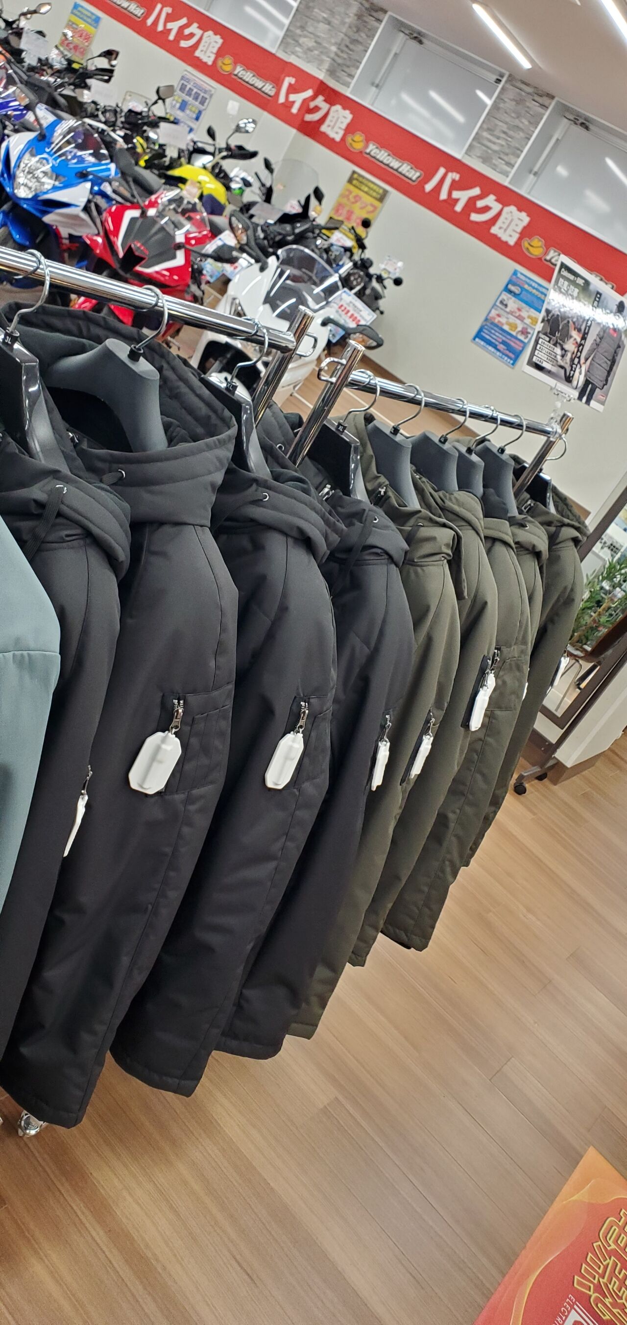 郡山】Coleman×BMC 着るテント まだ在庫ありますっ！！ : 2