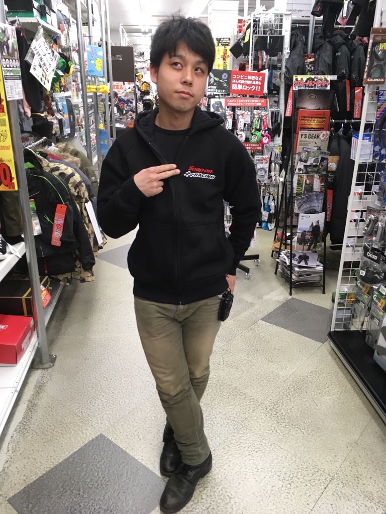 モデルは当店スタッフのヒロポンです。協力サンキュ!! 奈良2りんかん_Snap-on_ジャケット_パーカー_バイク用品_ヘルメット_車検
