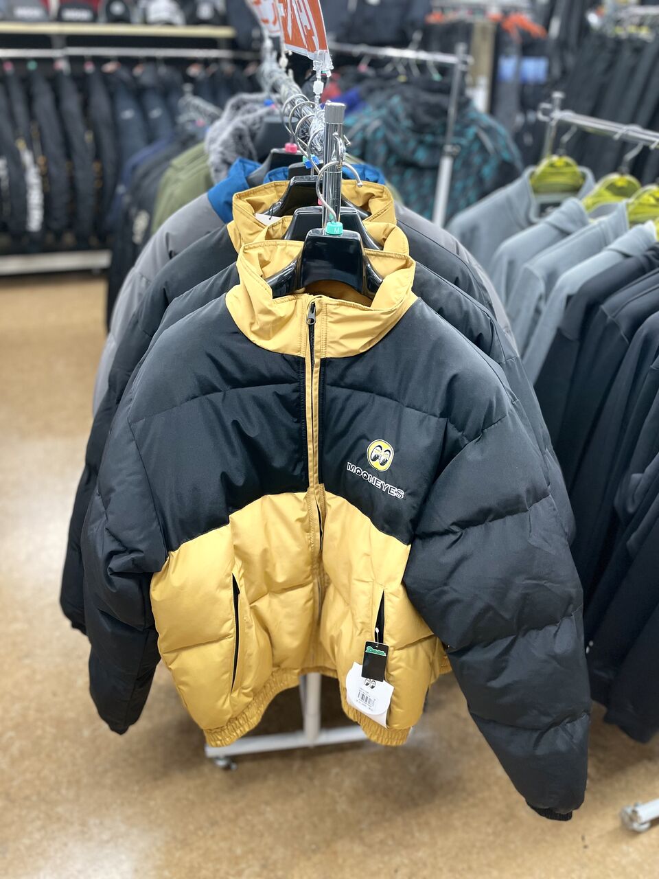 【希少】 MOON EYES HOLIDAY OUT ダウンジャケット XL