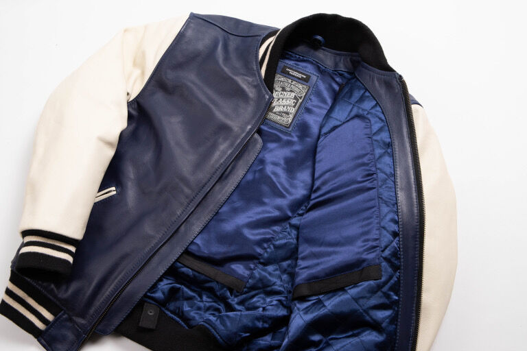 ネスタ　スタジャン　本革　コラボ　ポスタライズ　Mサイズ　新品未使用タグ付き Amazon | [A FEW GOOD KIDS] ノベルティ 不織布バッグ との