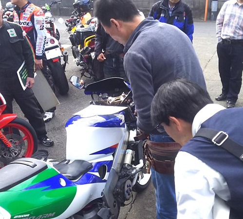 NSR250R labyrinth2 011