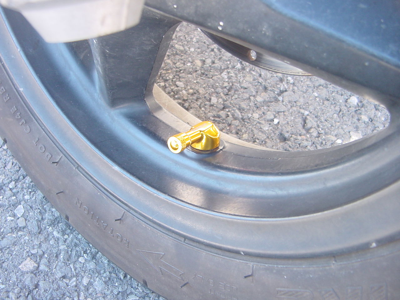 タイヤのエアーを入れるのに便利なエアバルブ ２りんかんブログ