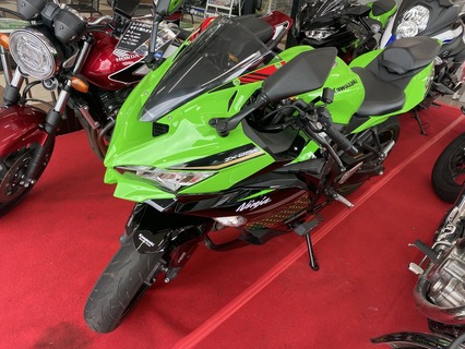 Ninja ZX25R SE レンタルバイク