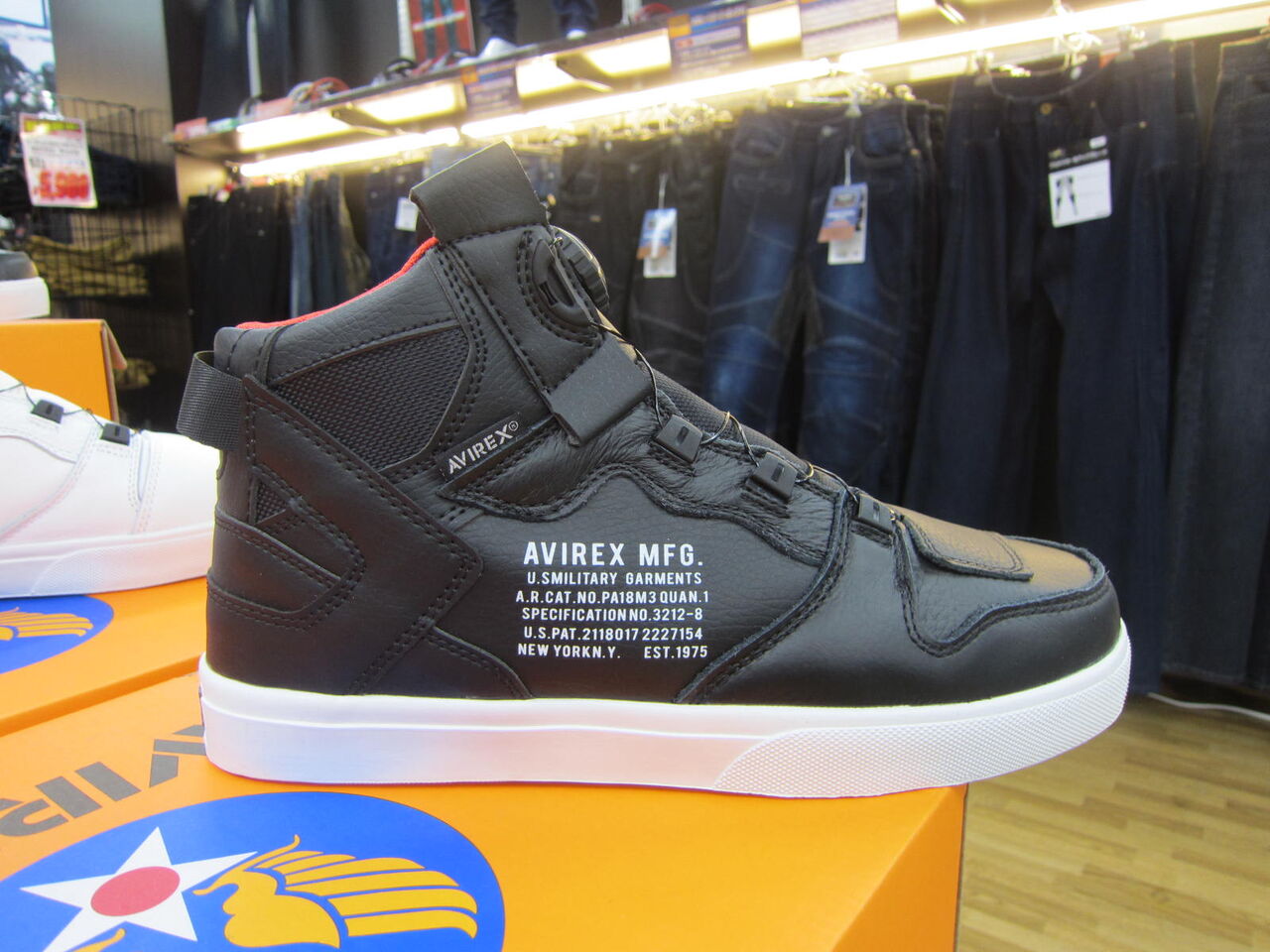 フリーロック搭載のバイカーカジュアルスニーカーです。 : 2りんかん