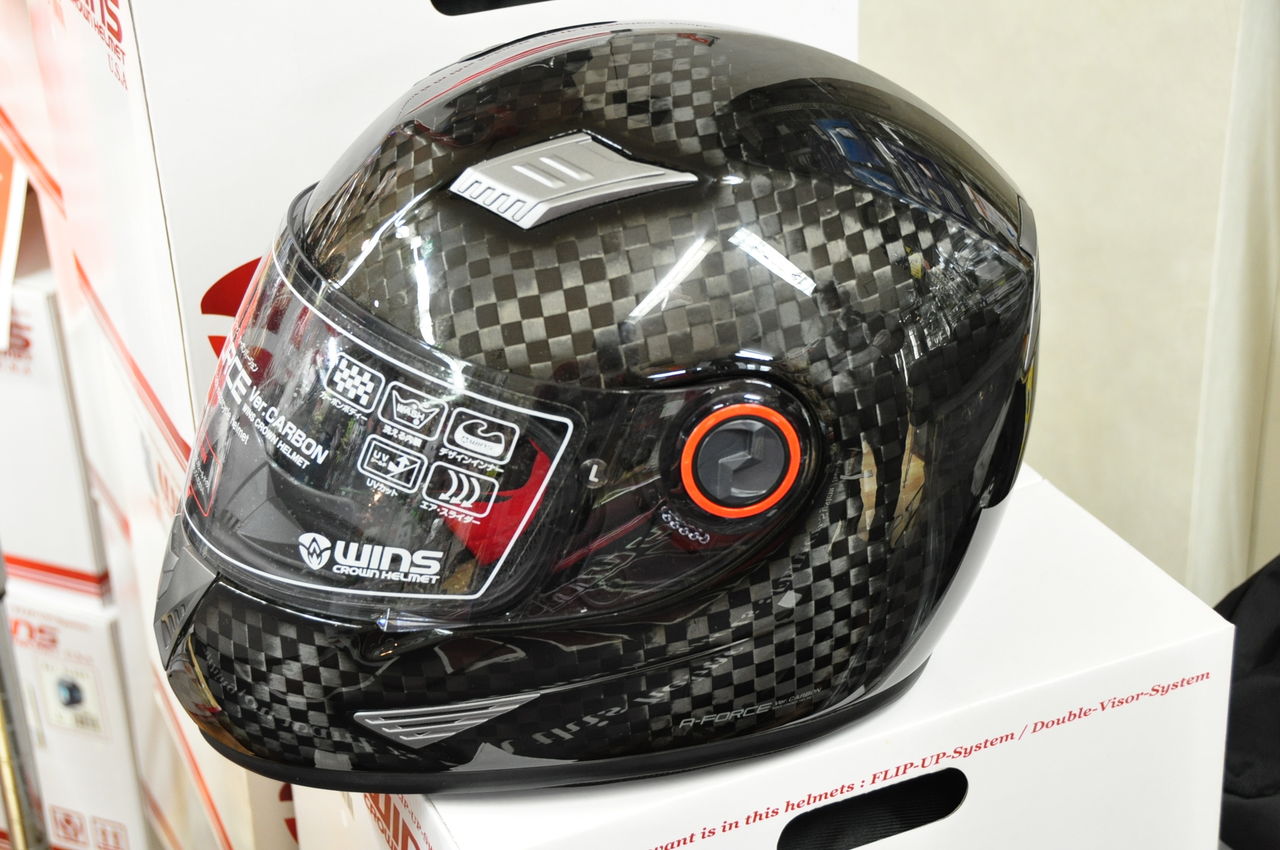カーボンヘルメット来店 ２りんかんブログ