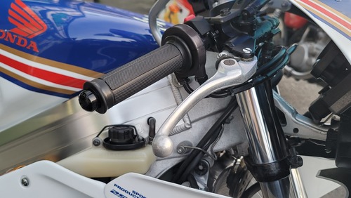 NSR250R Rothmans 064