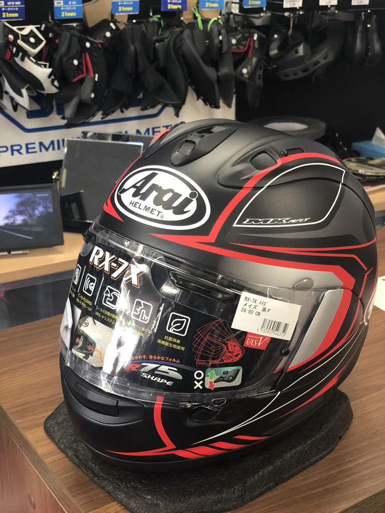 j*n様 Arai RX-7X メイズ ブラック/レッド Mサイズ RX-7X MAZE(メイズ) | リリース情報 | 上野パーツセンター｜バイク