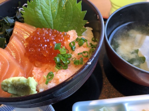 海鮮丼