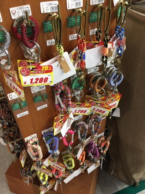 お買い得キーホルダータワー_1