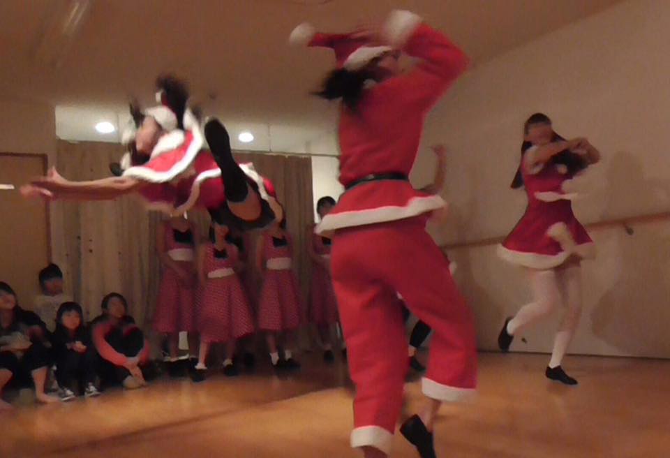 クリスマスパーティは大盛り上がり 高槻市ダンススタジオ ダンススタジオベースラインdansestudiobaseline クリスマスパーティは大盛り上がり 高槻市ダンススタジオ ダンススタジオベースラインdansestudiobaseline
