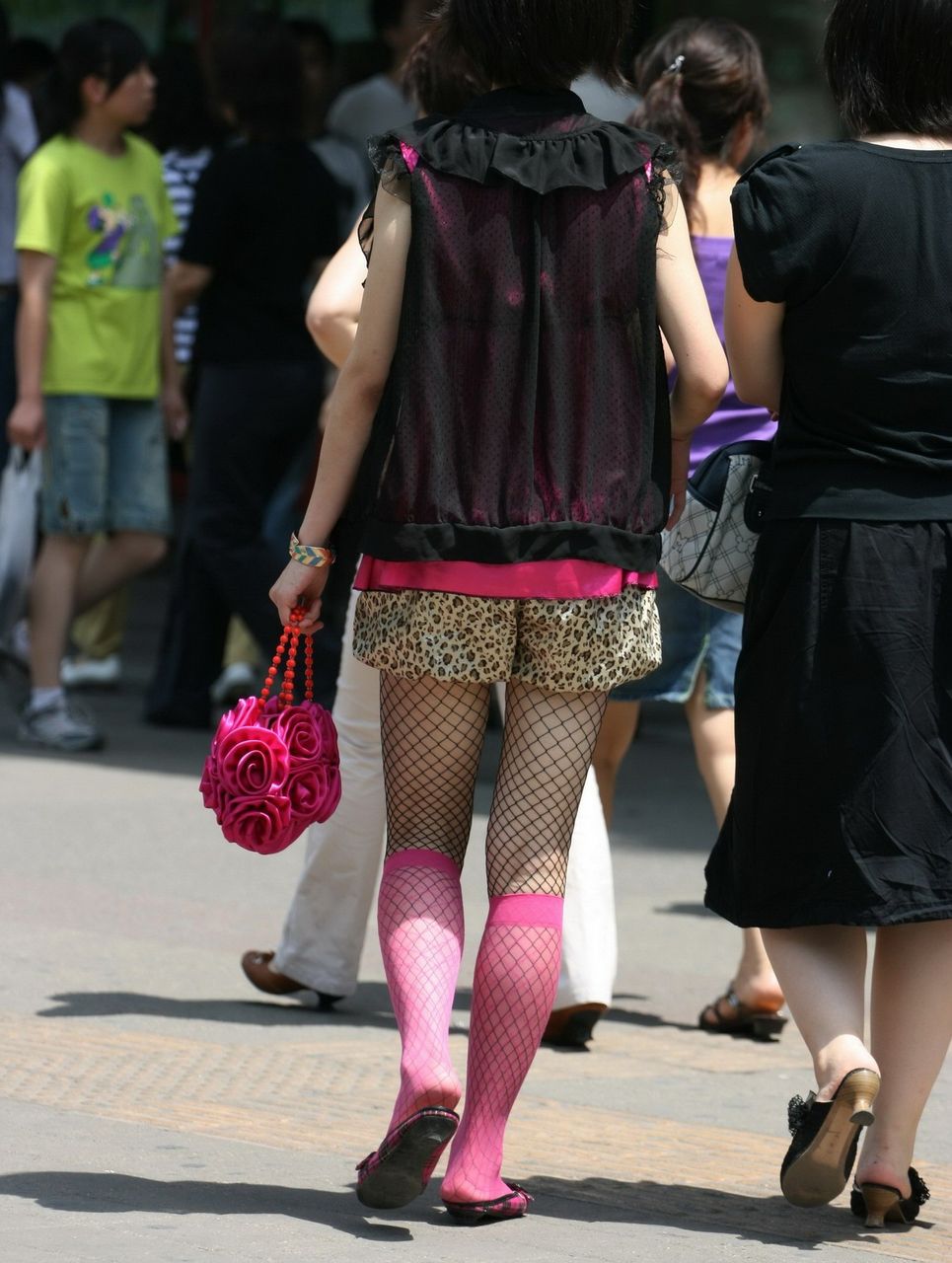 Jk女子高生の街撮りホットパンツ画像掲示板 ホットパンツ画像掲示板ｆ 街角 街撮り美脚 太もも ハミジリ おしりフェチ