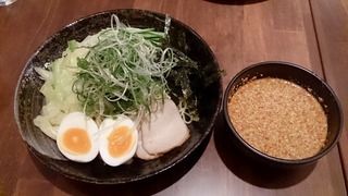 DSC_0009 (640x360) (2)