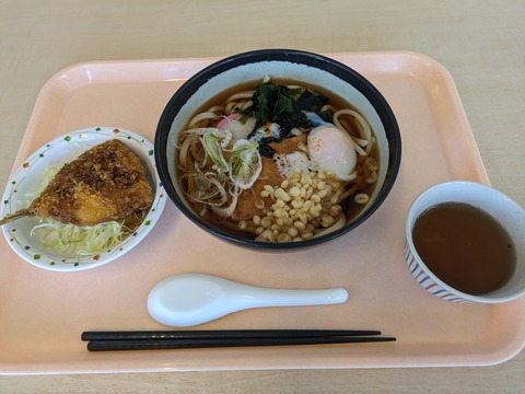 温玉きつねうどん＋アジフライ