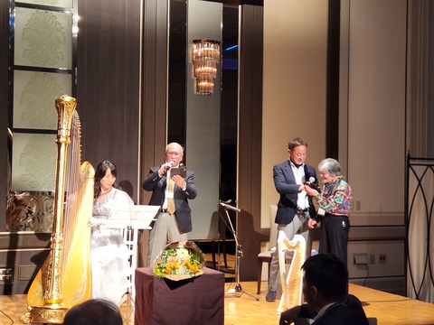 ハープ演奏(サライ)